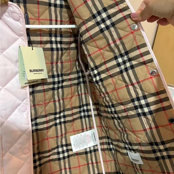 Burberry Kids Light Pink Quilted Puffer Jacket - Picture 5 of 10
